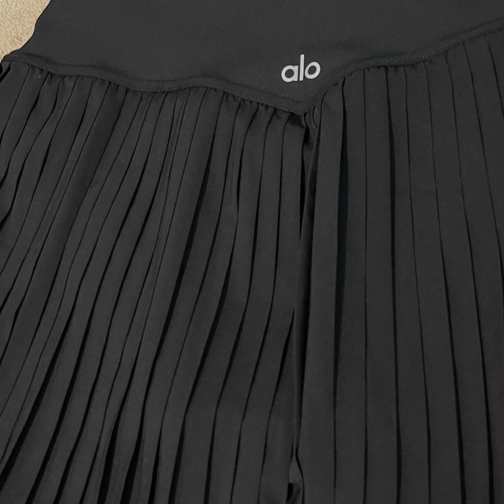 ALO Yoga Black A-Line Pleated Skirt